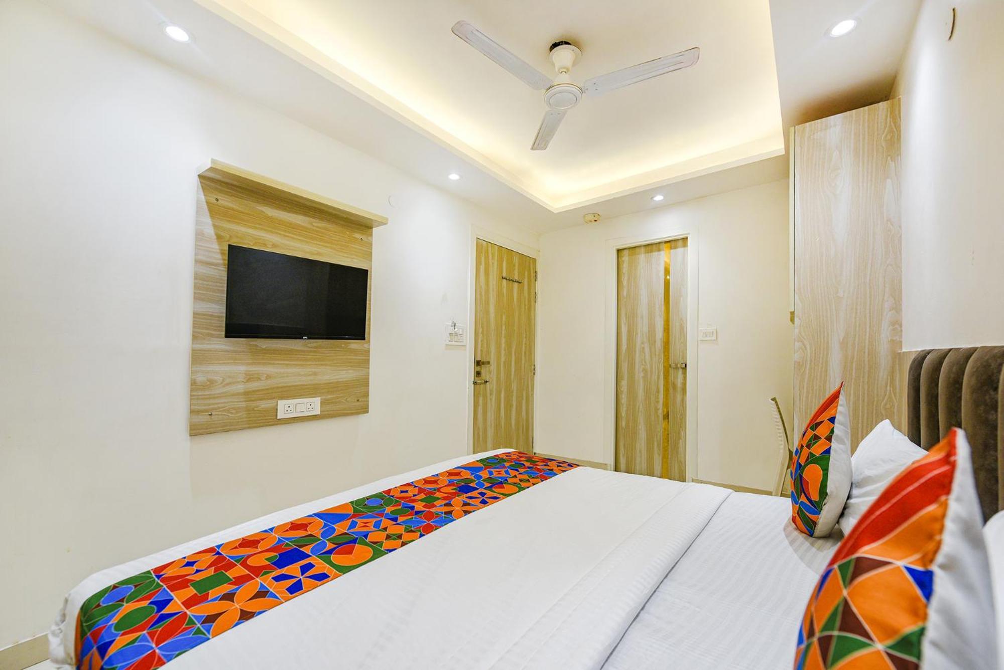 Fabhotel Luxury Inn Near Adarsh Nagar Metro เดลี ภายนอก รูปภาพ