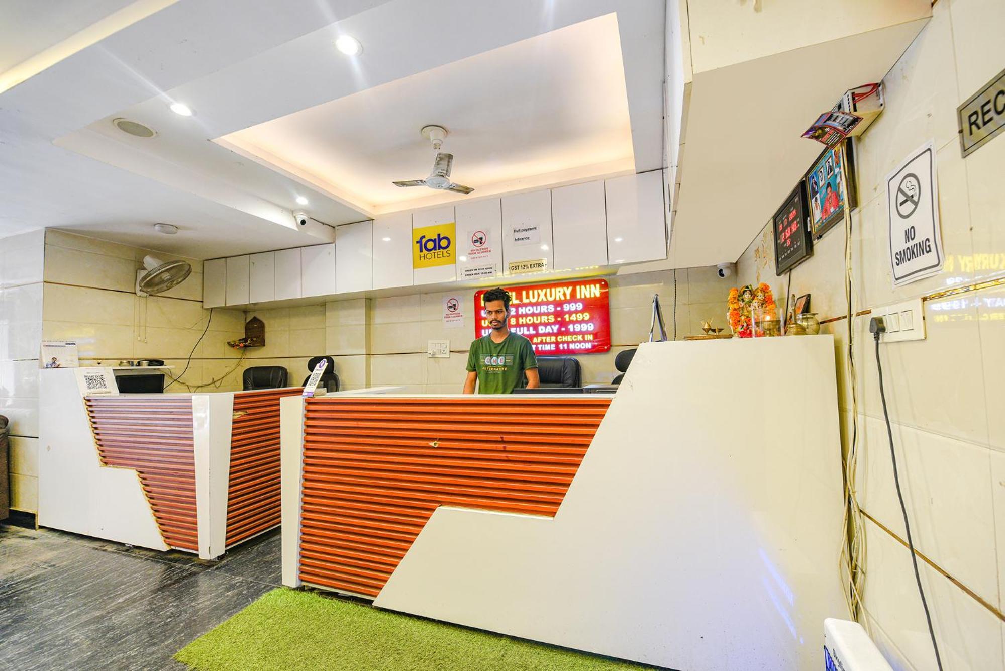 Fabhotel Luxury Inn Near Adarsh Nagar Metro เดลี ภายนอก รูปภาพ