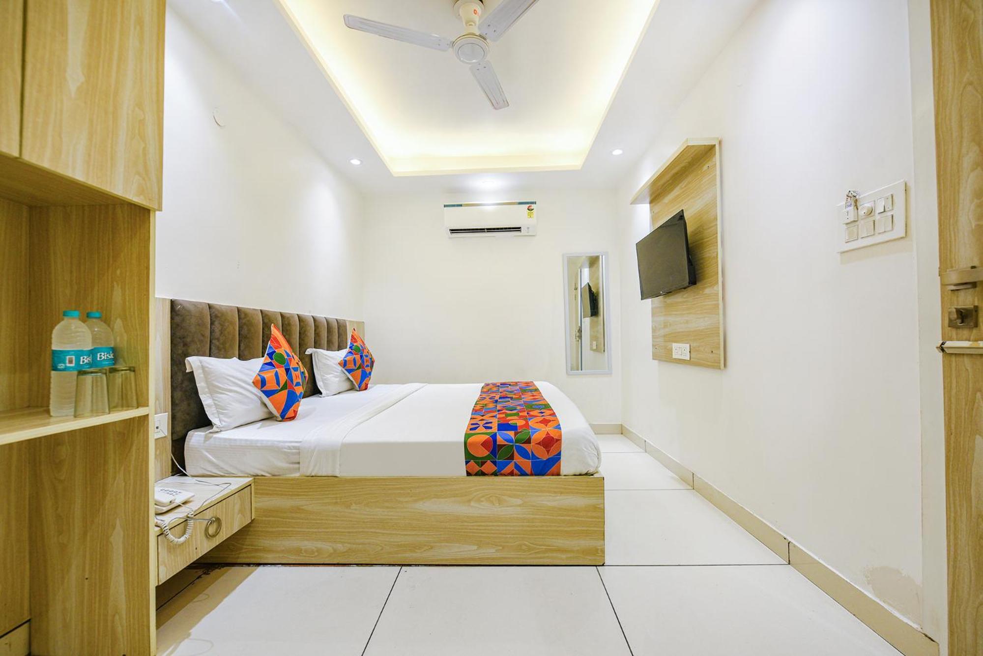 Fabhotel Luxury Inn Near Adarsh Nagar Metro เดลี ภายนอก รูปภาพ