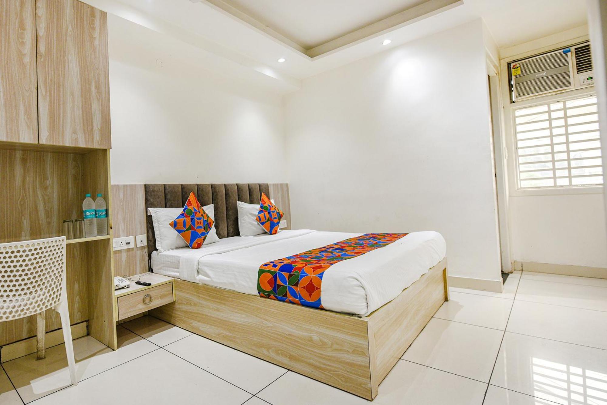 Fabhotel Luxury Inn Near Adarsh Nagar Metro เดลี ภายนอก รูปภาพ