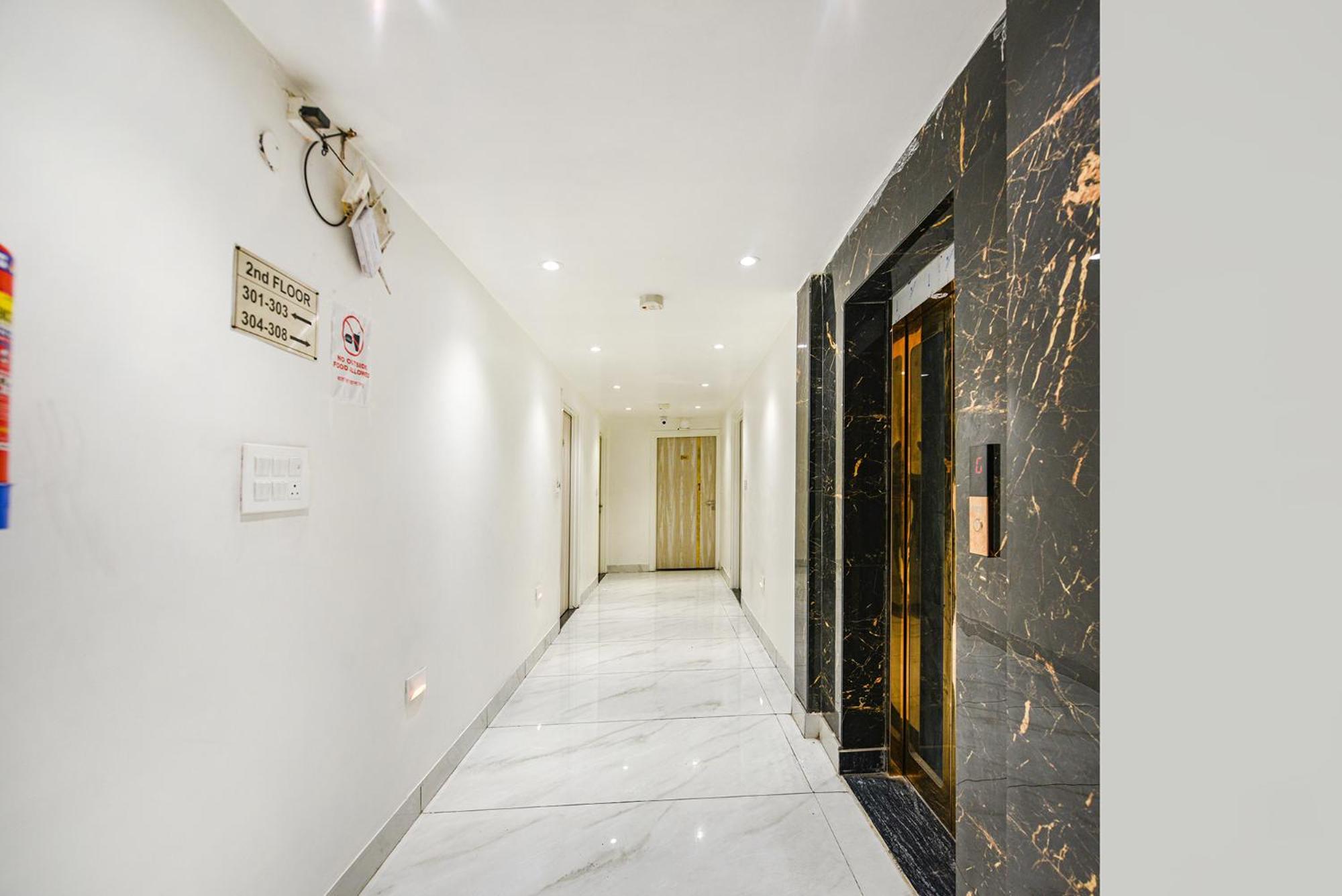 Fabhotel Luxury Inn Near Adarsh Nagar Metro เดลี ภายนอก รูปภาพ