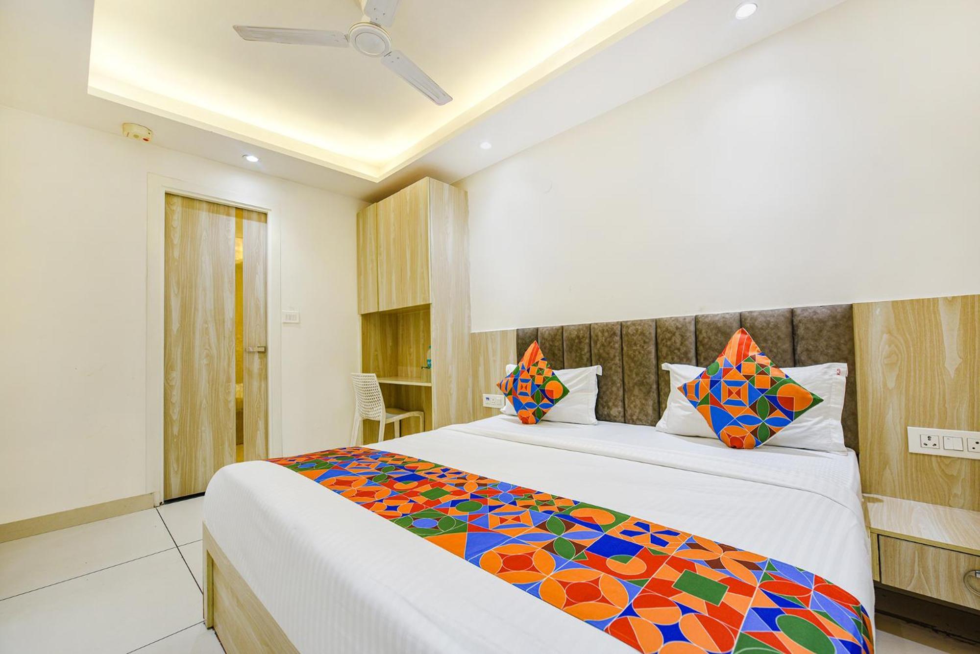Fabhotel Luxury Inn Near Adarsh Nagar Metro เดลี ภายนอก รูปภาพ