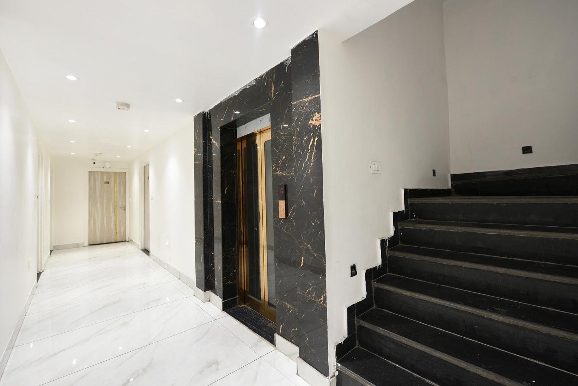 Fabhotel Luxury Inn Near Adarsh Nagar Metro เดลี ภายนอก รูปภาพ