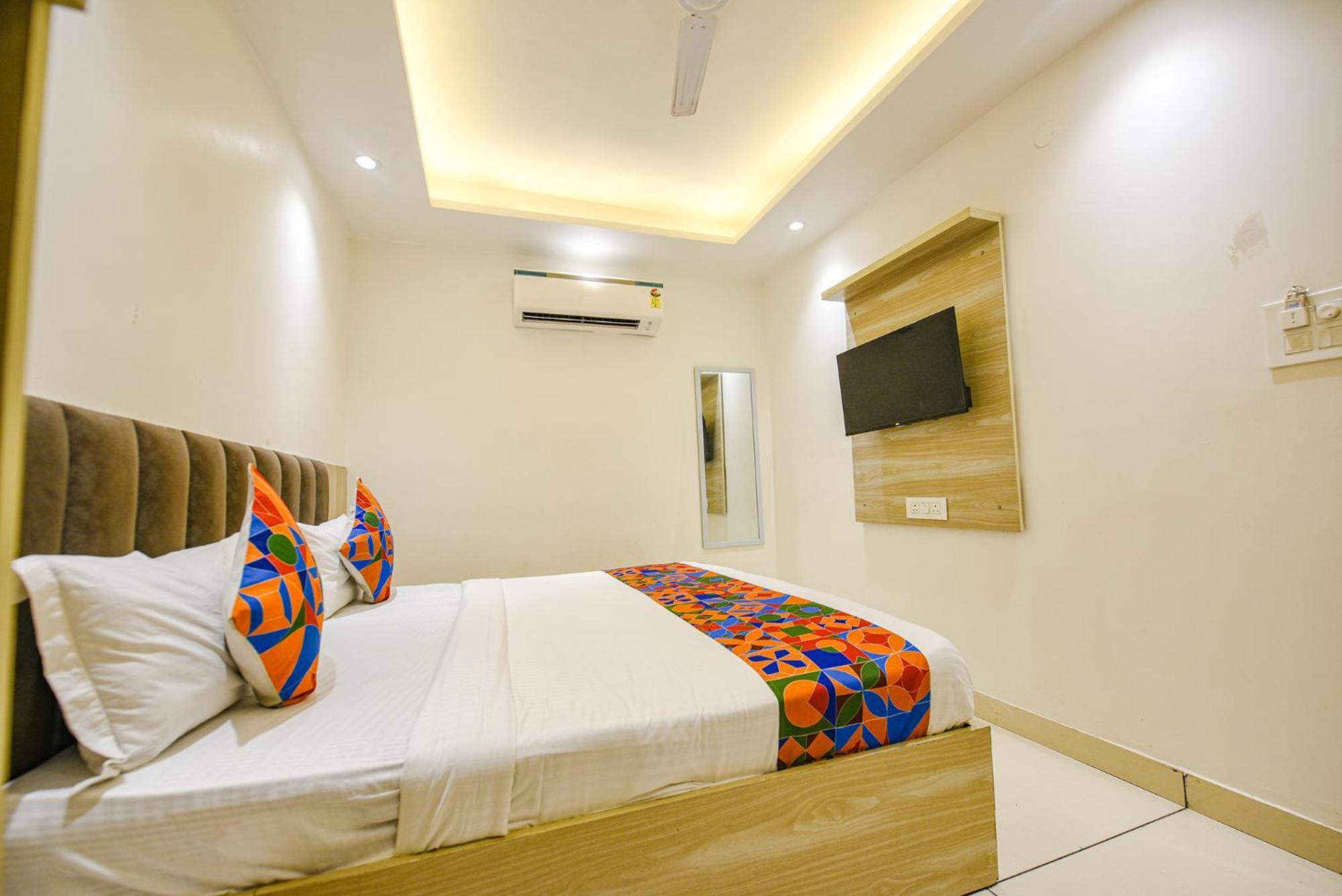 Fabhotel Luxury Inn Near Adarsh Nagar Metro เดลี ภายนอก รูปภาพ