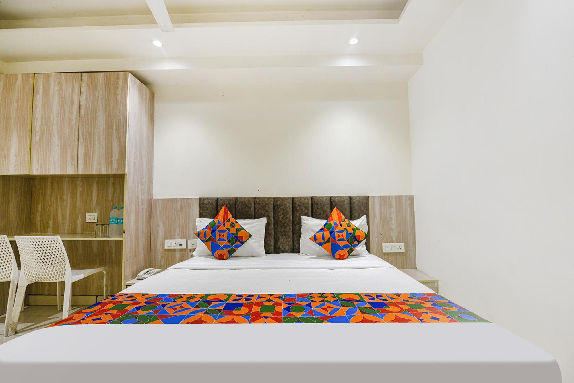 Fabhotel Luxury Inn Near Adarsh Nagar Metro เดลี ภายนอก รูปภาพ